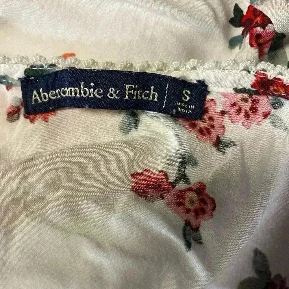 Abercrombie & Fitch white flowered blouse size‎ S - Picture 6 of 6